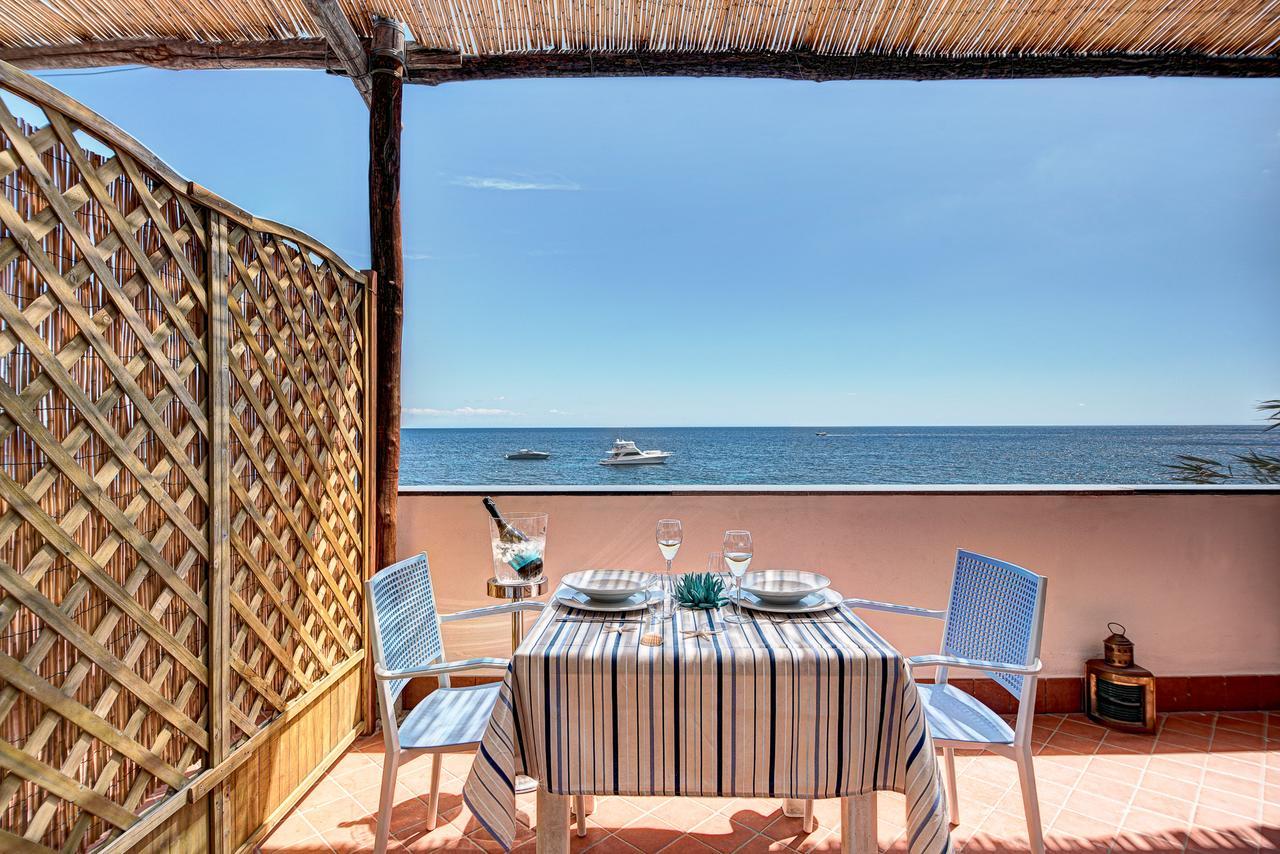 Belmare Residence On The Beach Нерано Екстер'єр фото